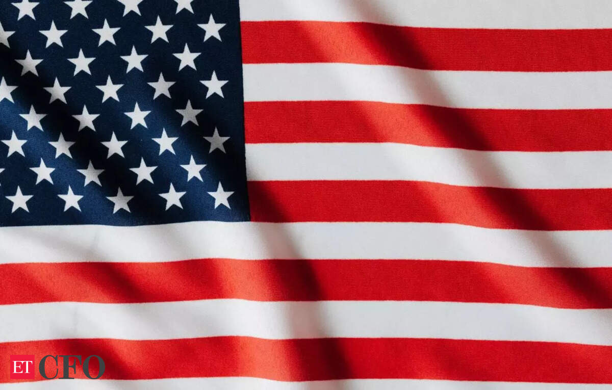 US service sector unexpectedly contracts in May; inflation heats up