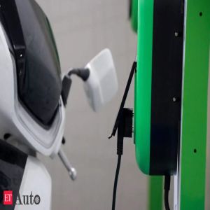 Legacy auto firms corner 40% of e-scooter market in FY25, led by TVS and Bajaj