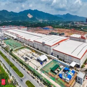 Battery giant CATL ends up more than 16% on Hong Kong debut