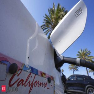 Trump to sign resolutions nixing California's EV rules, sources