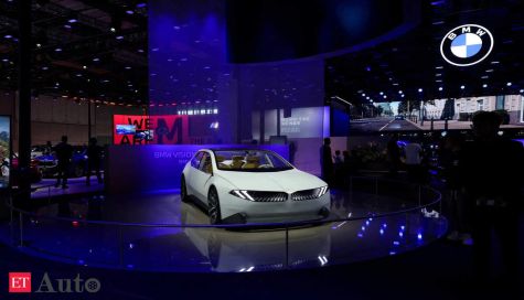 BMW sticks with forecasts in face of tariff chaos